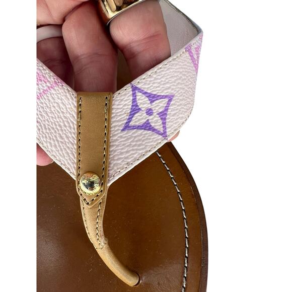 Louis Vuitton Monogram Sunny Flat Thong Sandals in Rose Clair Pink - Picture 8 of 14
